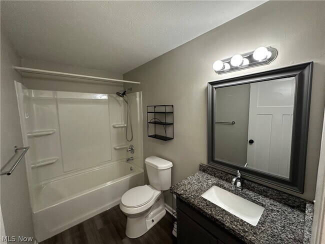 Building Photo - 676 S Shore Ct