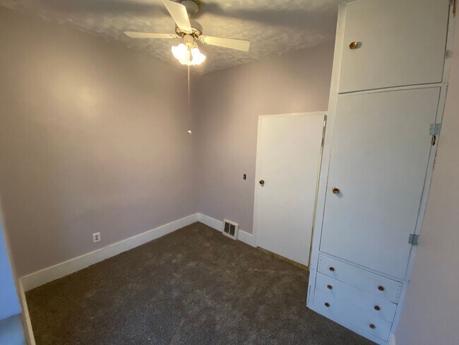 Building Photo - 2535 Avenue B