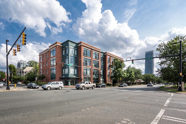 Building Photo - Amazing Industrial Studio at 626 N Graham!
