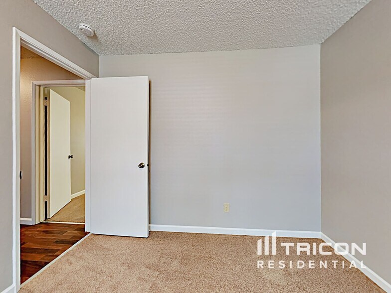 Building Photo - 2024 Bavil Dr