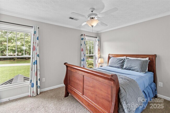Building Photo - 9598 Riviera Dr