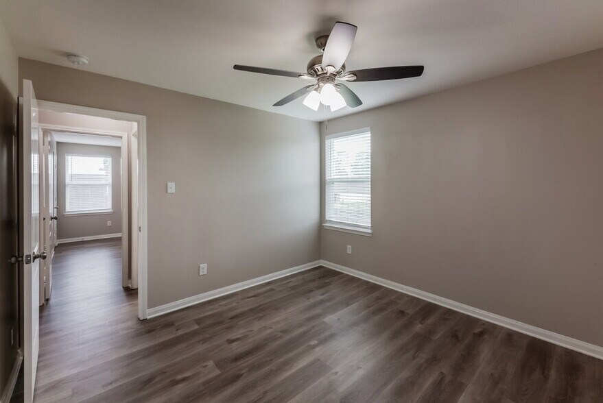 Building Photo - 6515 Gardners Brook
