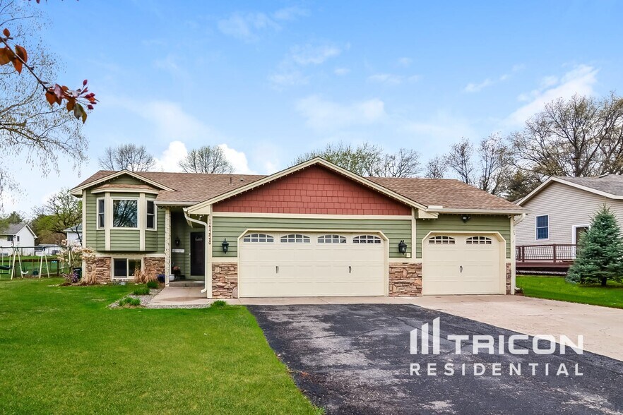 Primary Photo - 14358 Bluebird St NW