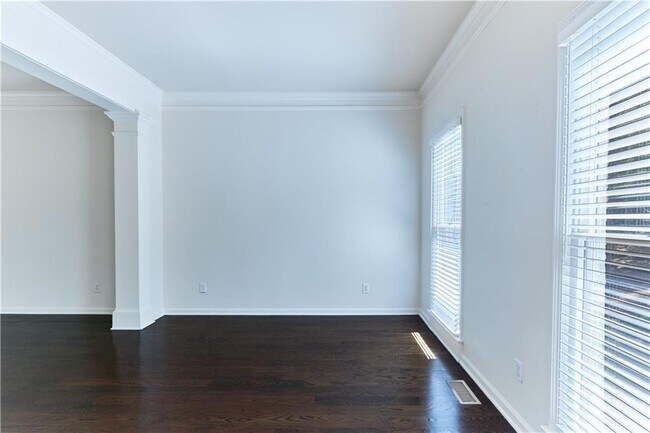 Building Photo - 10795 Cauley Creek Dr