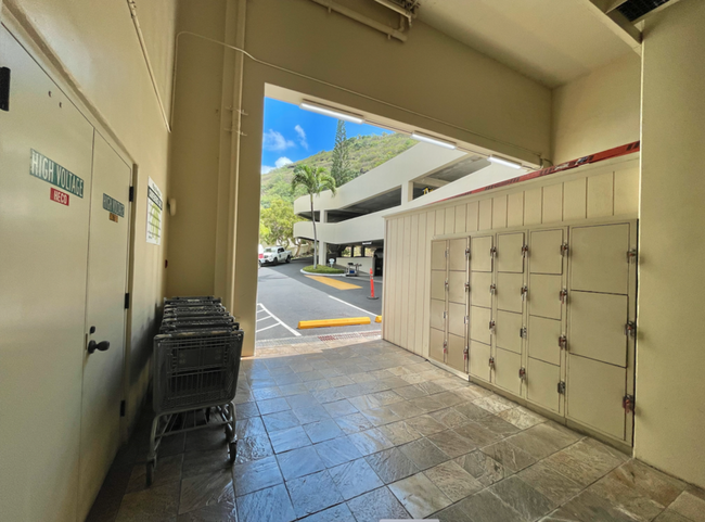 Building Photo - 6770 Hawaii Kai Dr