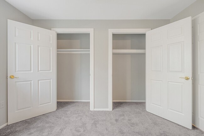 Building Photo - 10661 High Beam Ct