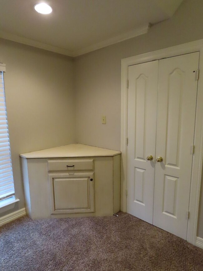 Building Photo - COMING SOON! Whitehouse! Gorgeous 4 Bedroom, 2 Bath Home