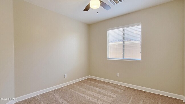 Building Photo - 3933 N 125th Dr