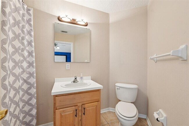 Building Photo - 13049 Thoroughbred Dr