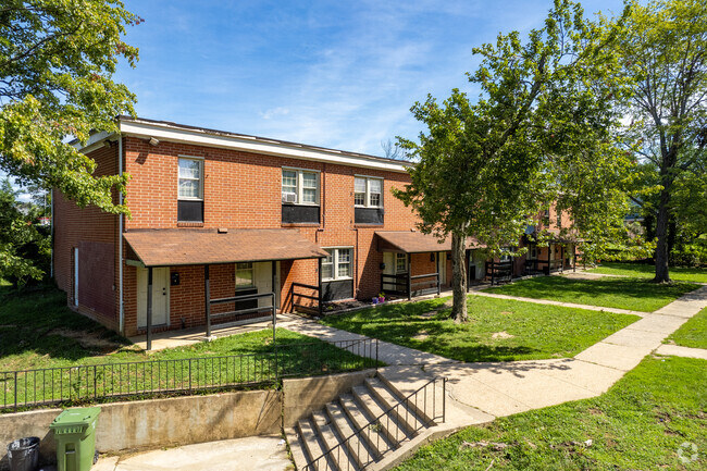 Courtyard Area Accessible - The Alameda Apartments