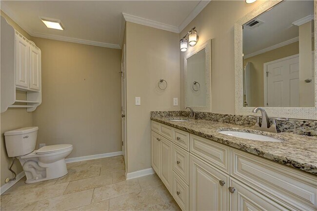 Building Photo - 60 Heartwood Dr NE