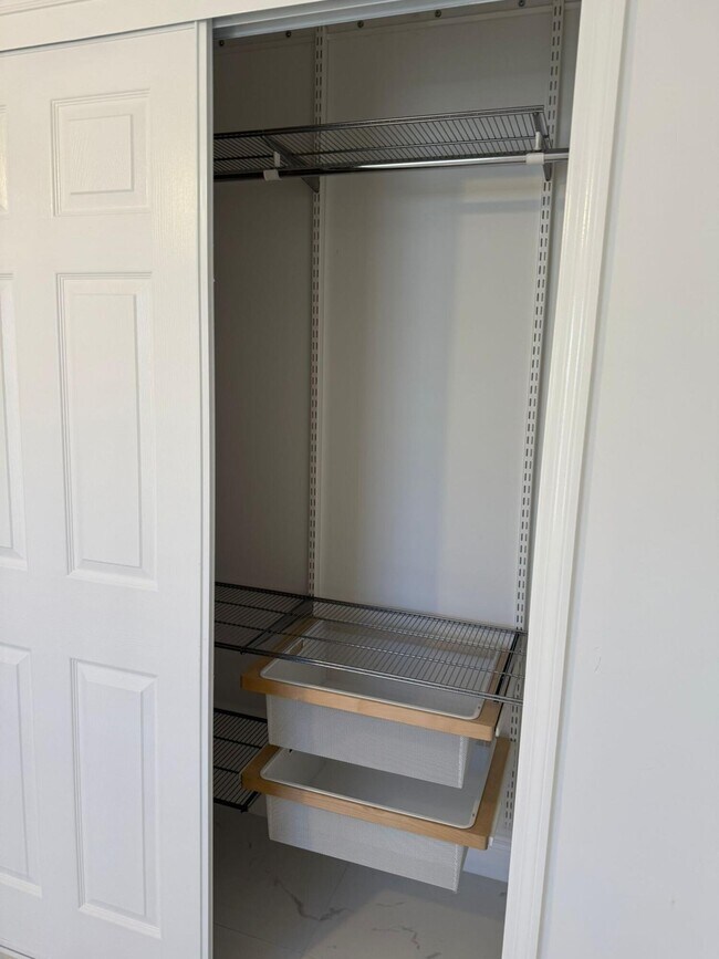 Building Photo - 4147 Success St