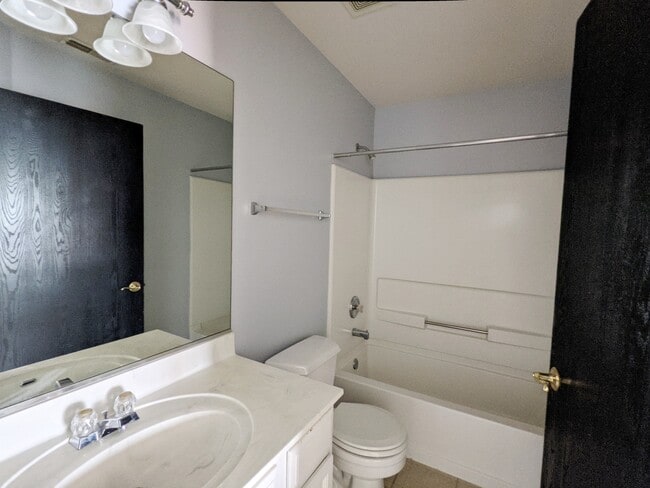 Building Photo - 3250 Bromley Ln