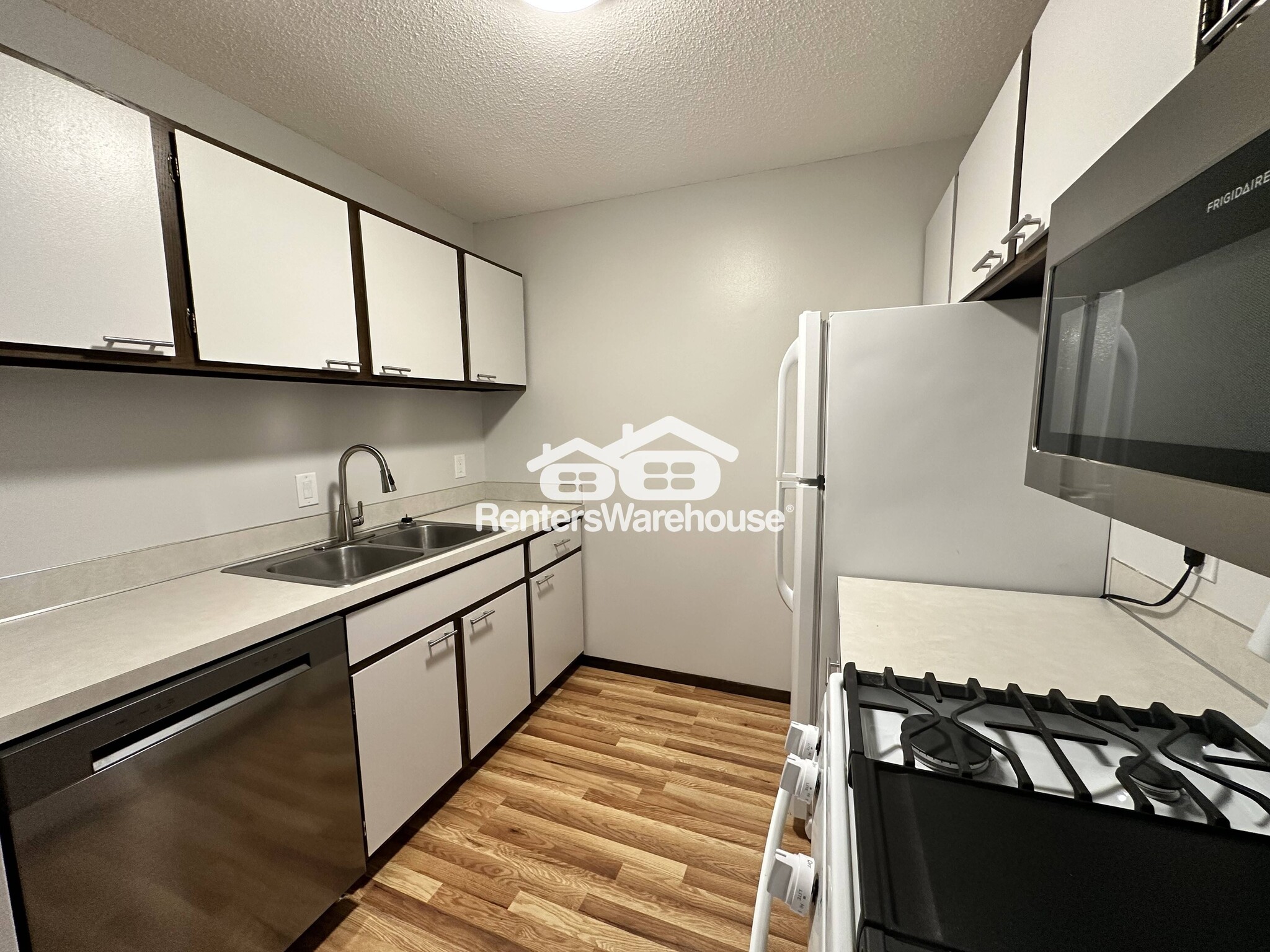 Building Photo - 1601 N Innsbruck Dr
