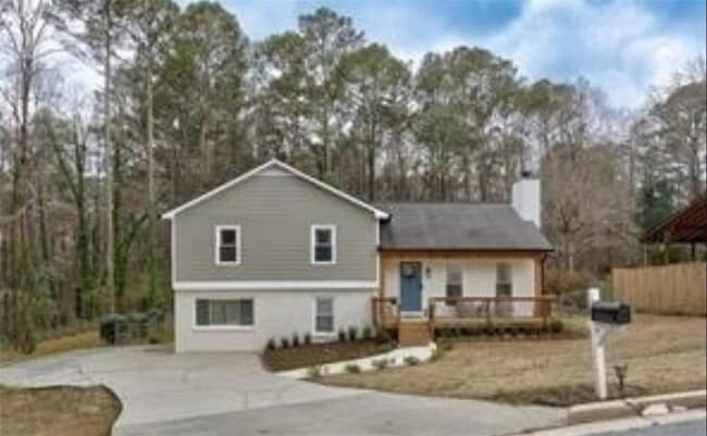 Building Photo - 1201 Holly Hills Dr SW