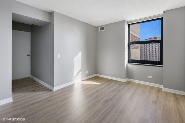 Building Photo - 3660 N Lake Shore Dr