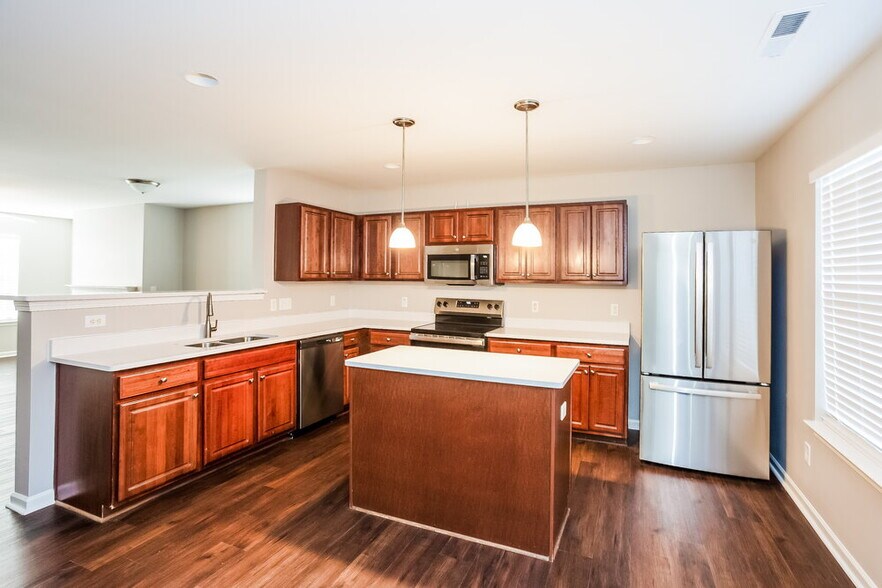 Building Photo - 363 Morning Dew Dr