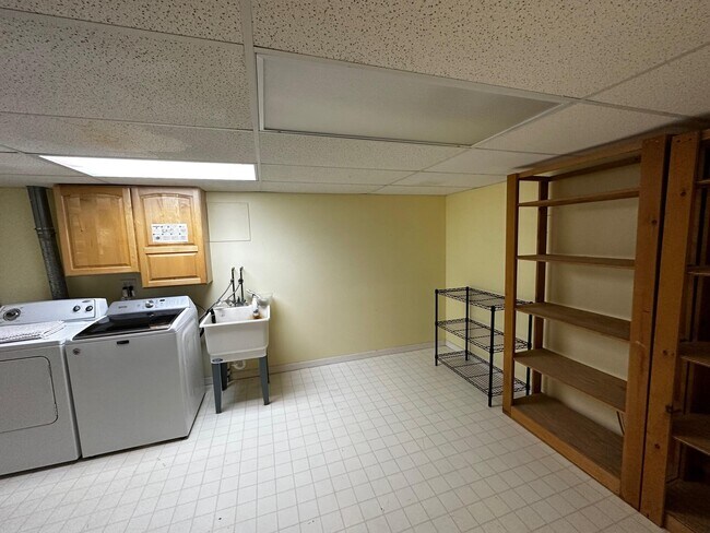 Building Photo - 41507 Simcoe Dr