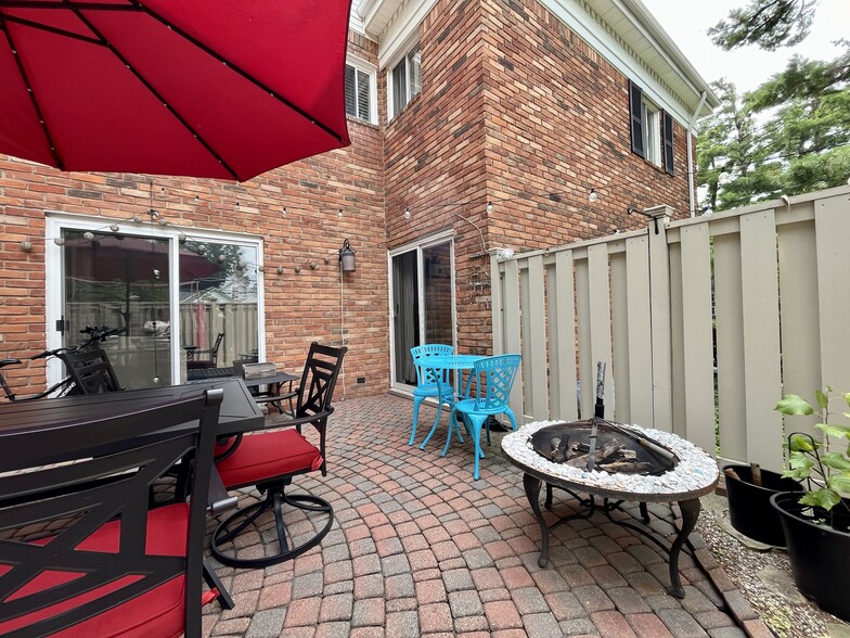 Primary Photo - 1760 Trailwood Path