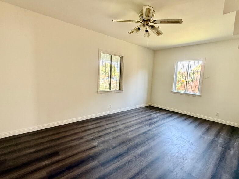 Front Bedroom - 330 W Bencamp St