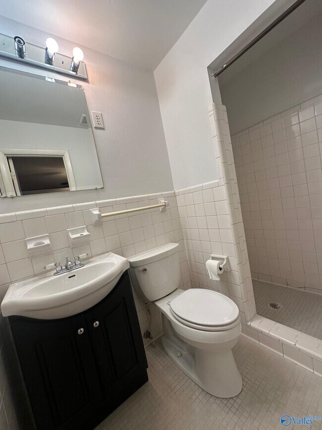 Building Photo - 3319 Barton Ave NW