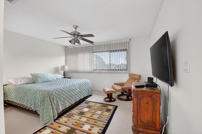 Building Photo - 3604 Bridgewood Dr