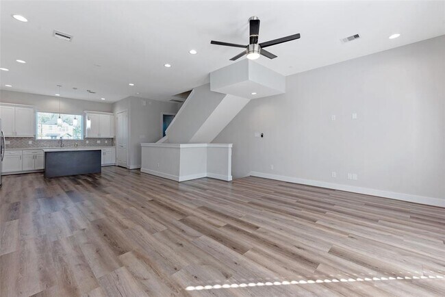 Building Photo - 4814 Brinkman St