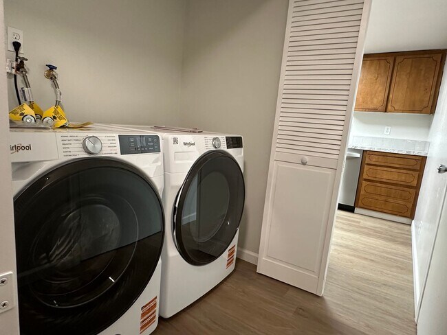 Building Photo - Your Newly Updated 3 Bed, 1 Bath Move-In Ready Home!