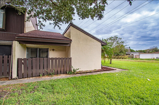 Building Photo - 5320 Bosque Ln