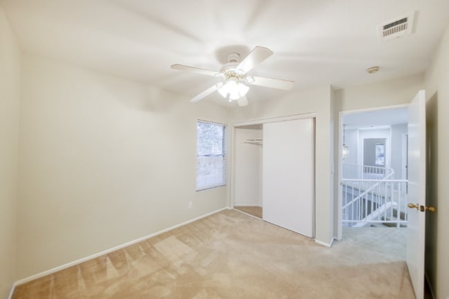 Building Photo - 7855 Green Crest Ct