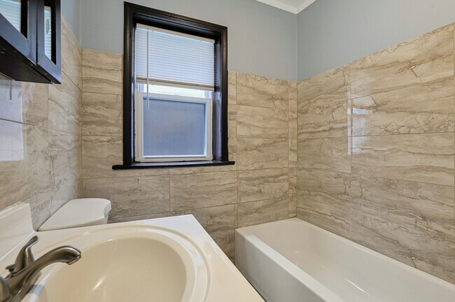 Building Photo - 8243 S Sangamon St