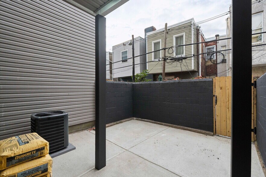 Large rear patio - 1544 S Bambrey St