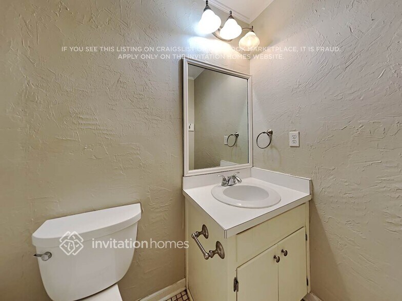 Building Photo - 5045 Cherokee Ct