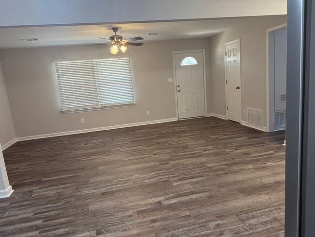Building Photo - 5090 Sycamore Dr