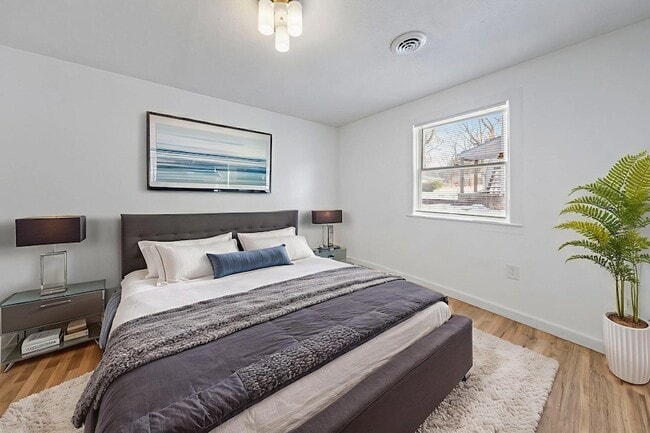 Building Photo - 361 Locust St