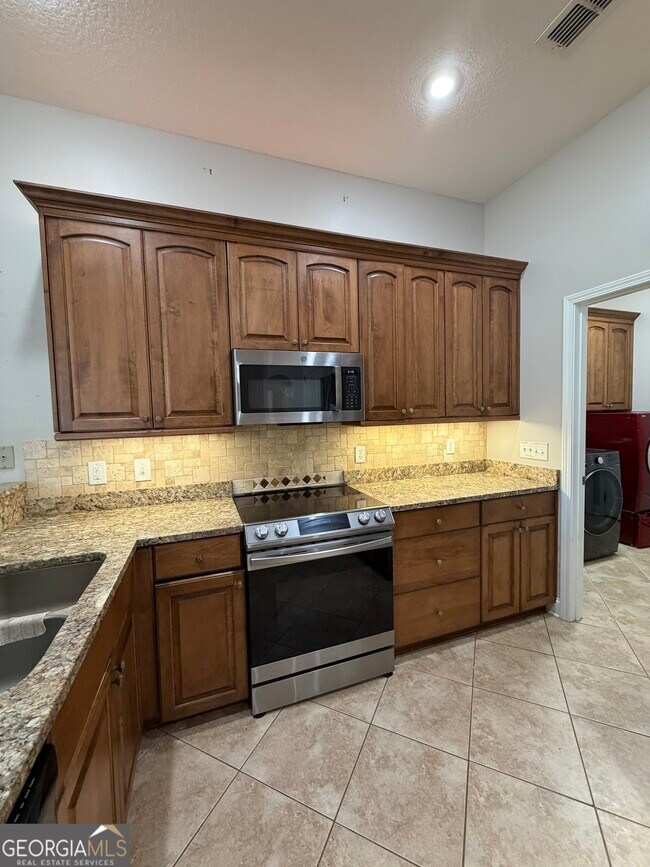 Building Photo - 108 Heron's Nest Cir