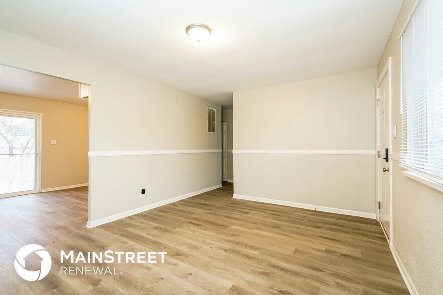 Building Photo - 2902 Dawson St