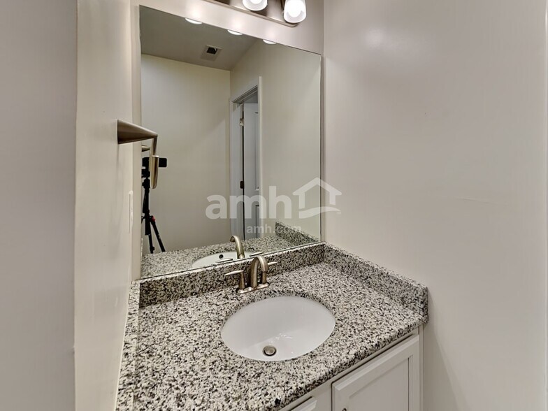 Building Photo - 353 Macroom Ct