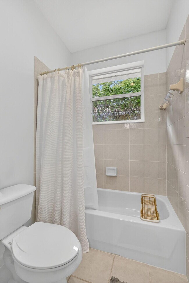 Building Photo - 4693 Sugar Beach Way