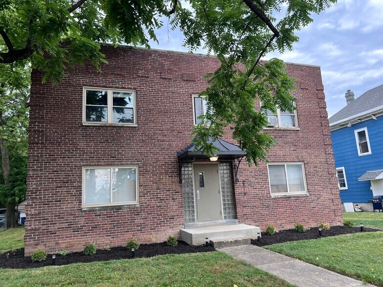 Building Photo - 2519 Indianola Ave