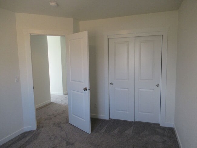 Building Photo - Brand New 3 bedroom Duplex