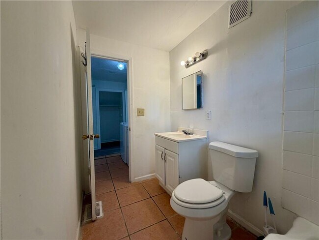Building Photo - 1070 Ollie Cir NW