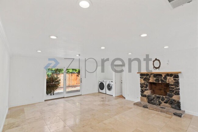 Building Photo - 3207 Forbes Ave