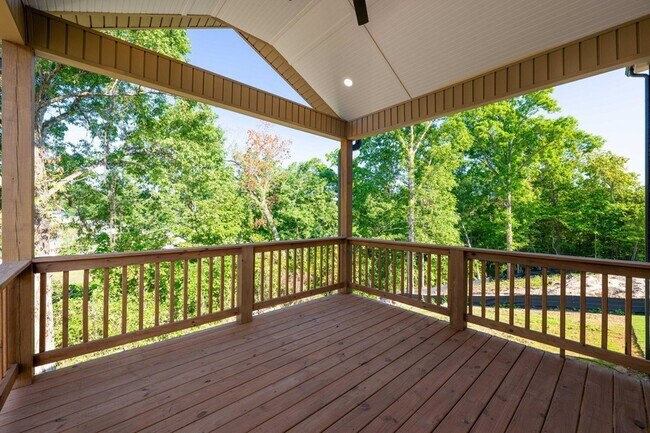 Building Photo - 54 Battlebluff Dr