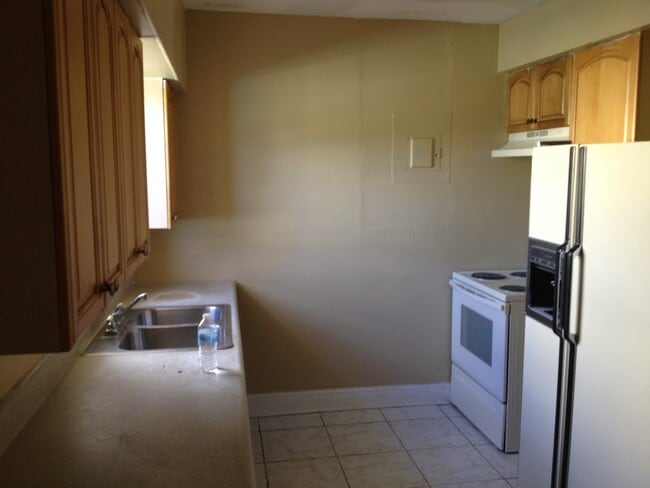 Building Photo - 3-2 House with a Pool