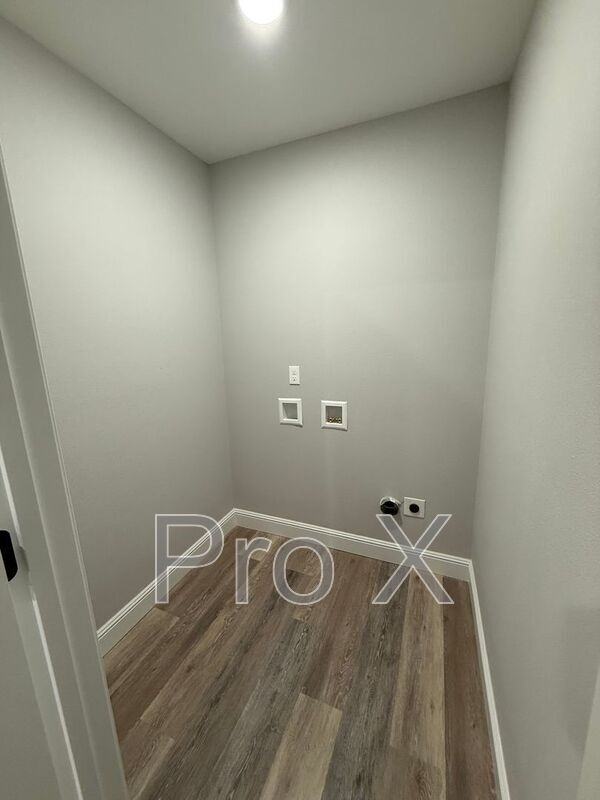 Building Photo - 121 W Lewis St