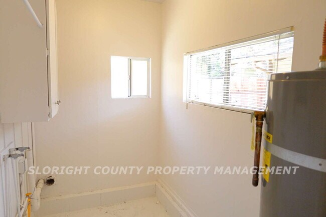 Building Photo - AVAILABLE NOW - Charming Old-Town SLO Home - 1 Bed / 1 Bath w/ BONUS ROOM
