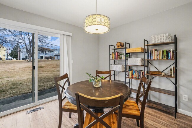Building Photo - Updated 3-Bedroom Condo Near Downtown Fort Collins!