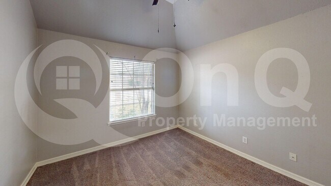 Building Photo - 6201 Grantham Dr