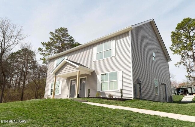 Building Photo - 1623 Francis Rd